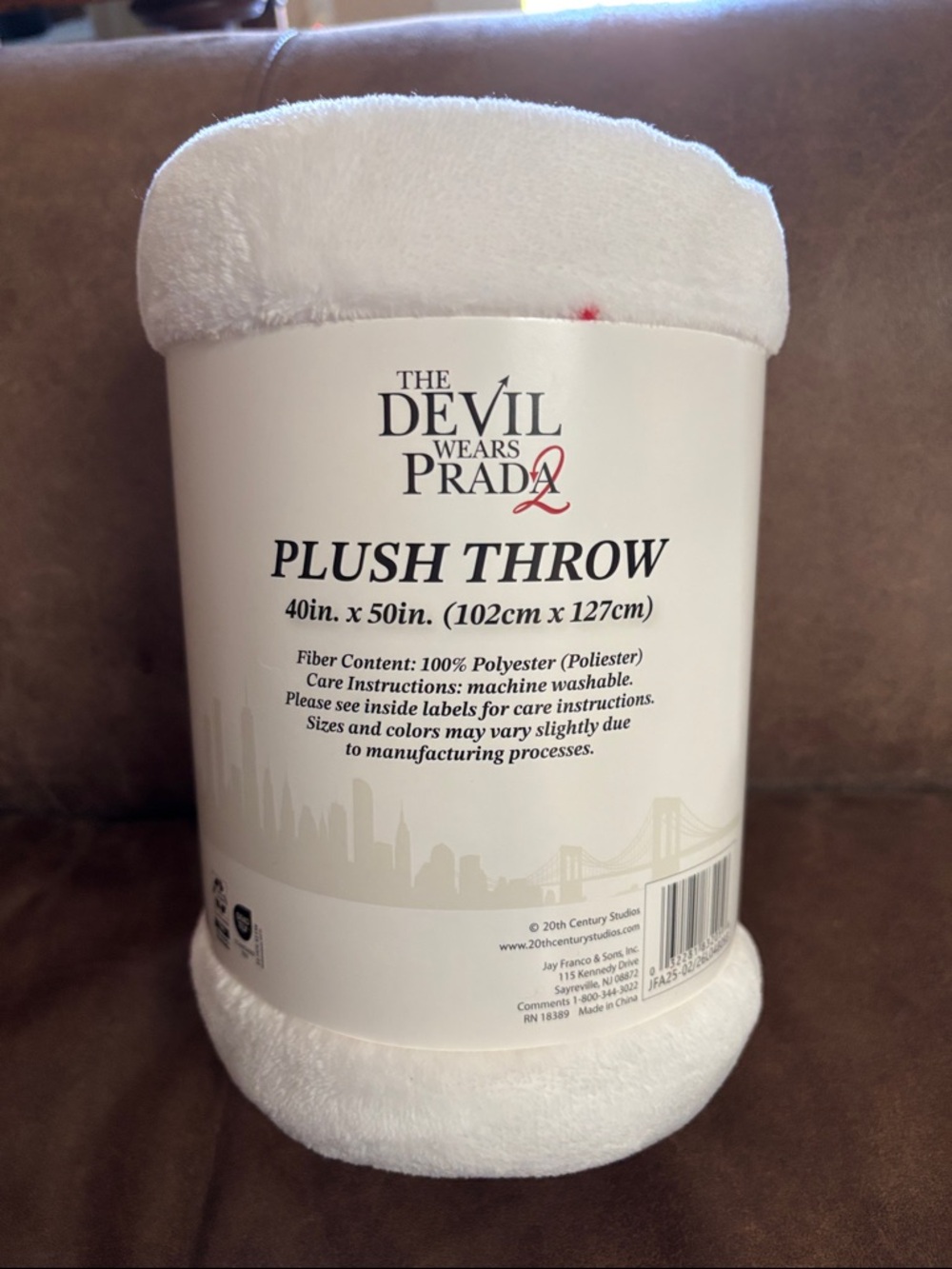 AMC “The Devil Wears Prada 2” Official Plush Throw Blanket - Picture 3 of 5